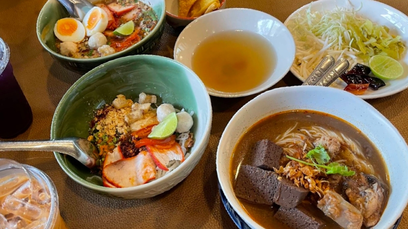 Sukothai Noodles Yai Erb